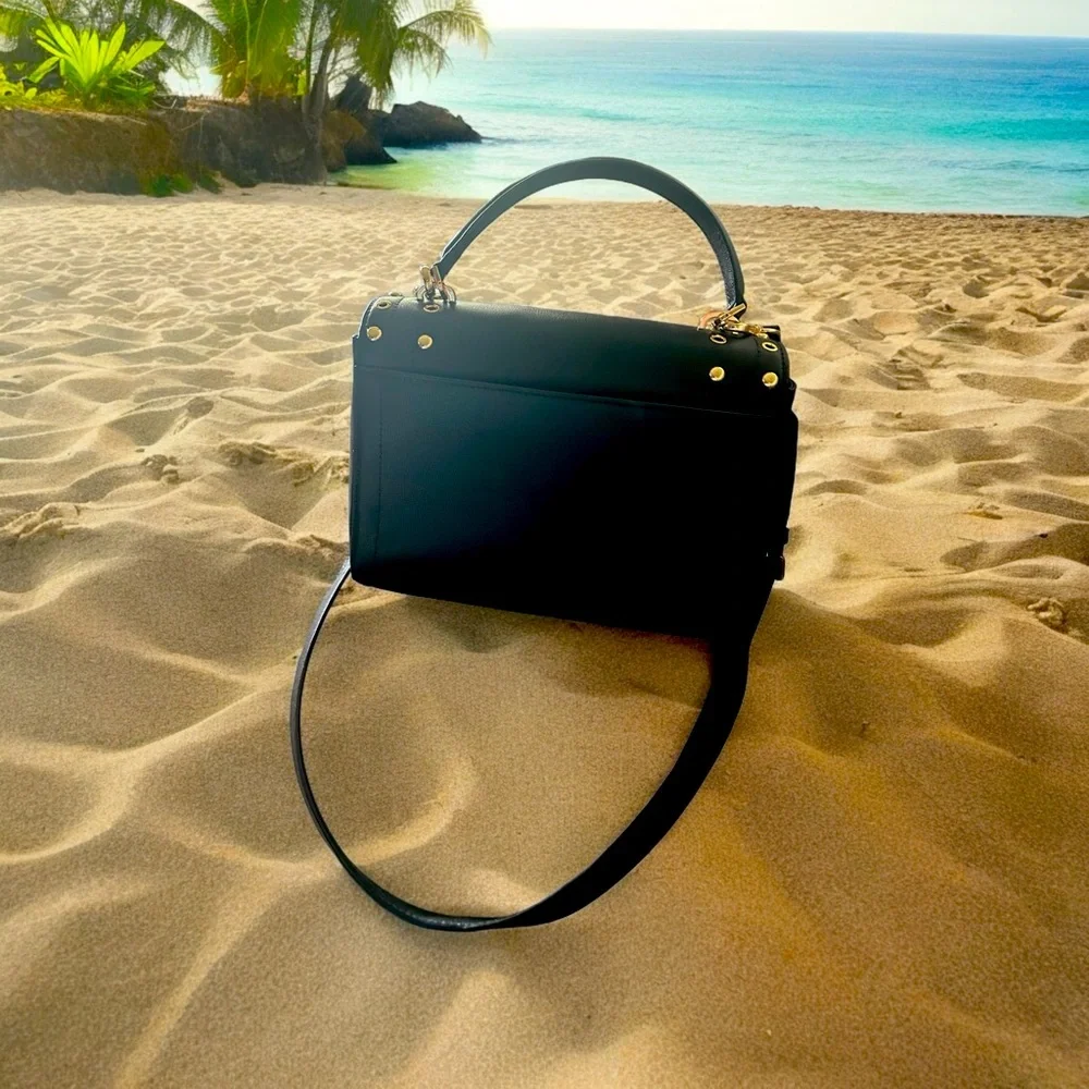 MK Michael‎ Kors Satchel with Shoulder or crossbody strap.